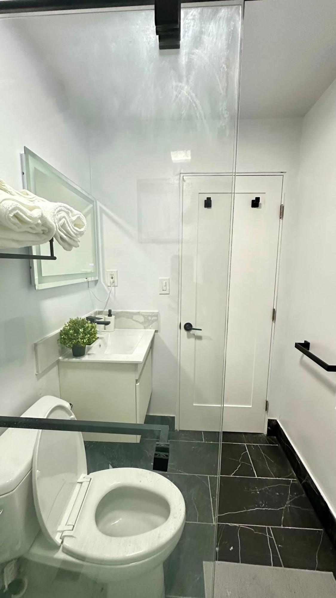 Modern 2Br Stylish & Cozy Unit Bed & Breakfast Los Angeles Bagian luar foto